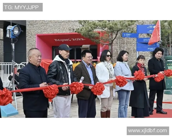 姚明驾驭雪铁龙畅游城市街头展现运动员风采与汽车魅力的完美结合